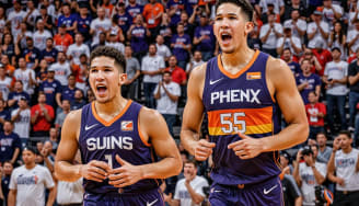 Devin Booker comparte información sobre la selección del equipo de EE. UU., los desafíos de los playoffs y la dinámica del equipo en la práctica de los Suns